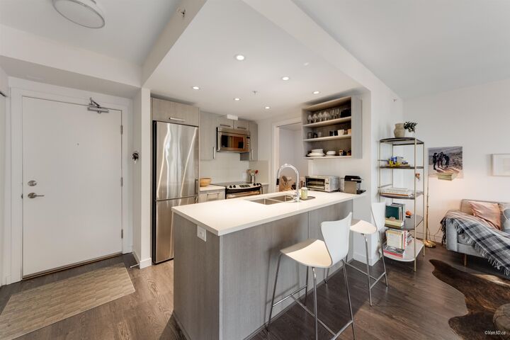 983 E Hastings Street 804 — photo 1
