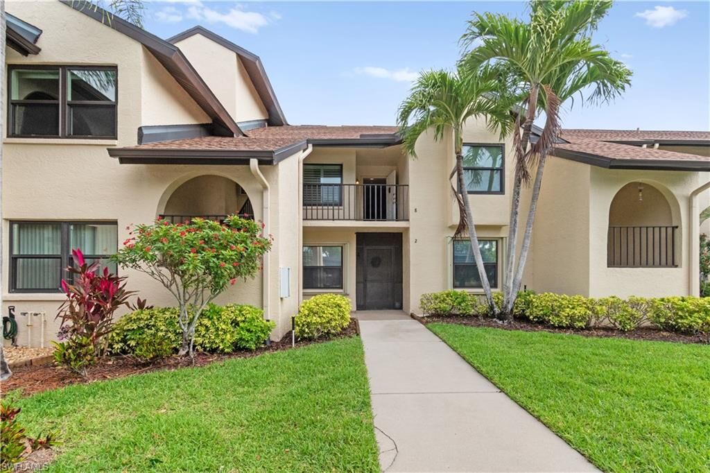 Property Photo:  8595 Charter Club Cir 8  FL 33919 