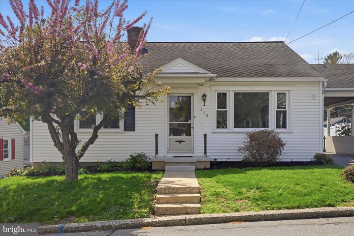 Property Photo:  216 N Pitt Street  PA 17545 