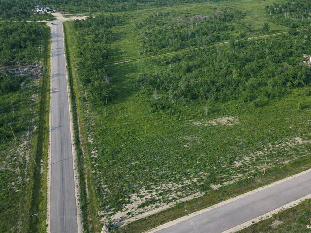 Property Photo: 16 Jays Hollow Bay MB R0A 1V0