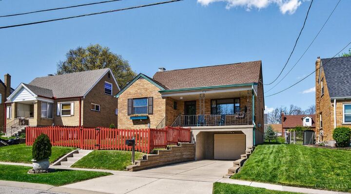 Property Photo:  4716 Embrett Ct  OH 45238 