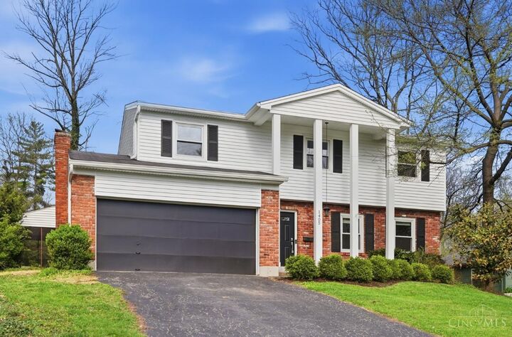 Property Photo:  1405 Holman View Drive  OH 45215 