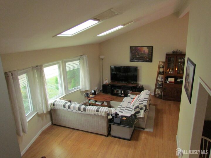 Property Photo:  7 Wellington Road  NJ 08816 