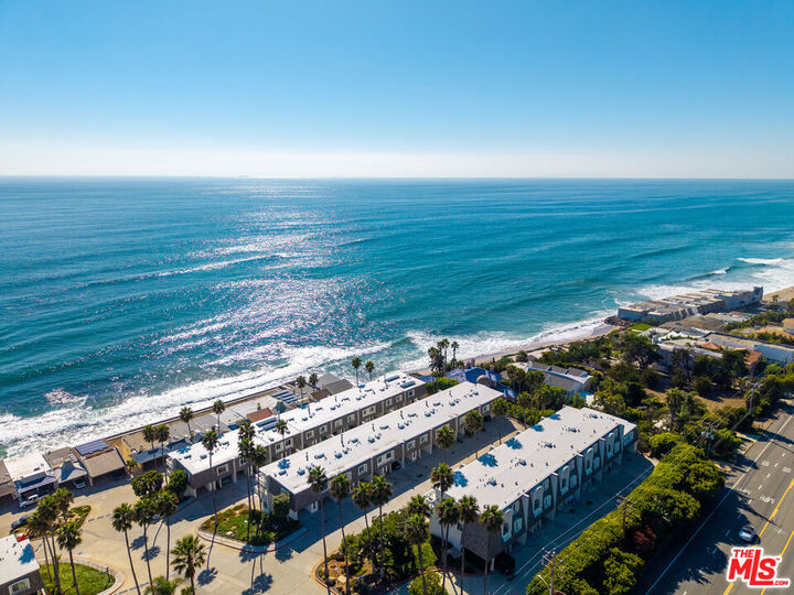 Property Photo: 11838 Ebbtide Ln CA 90265