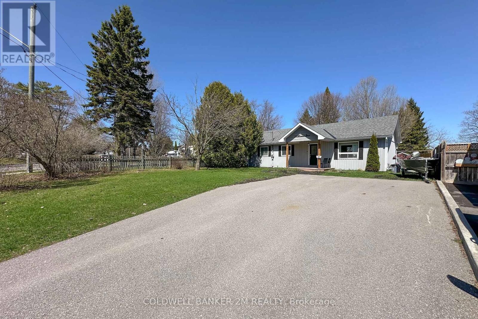 Property Photo:  812 Burnham Street  ON K9A 2X7 