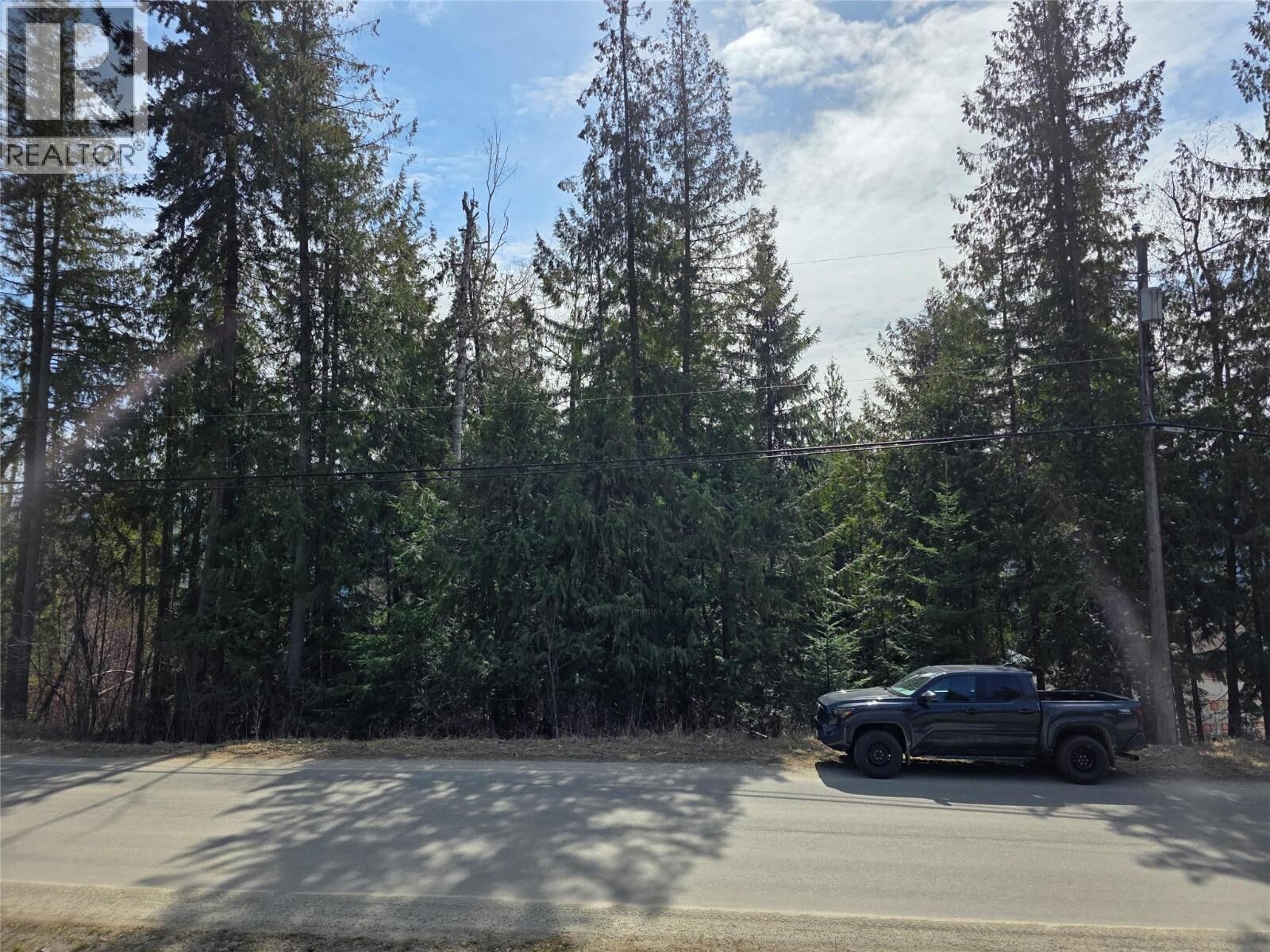 Property Photo:  7502 Estate Drive  BC V0E 1M8 