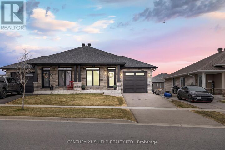 Property Photo:  274 East Ridge Drive  ON K6H 0H5 