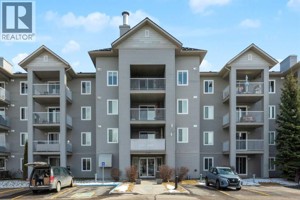 Property Photo:  604 8 Street Southwest  AB T4B 2W4 