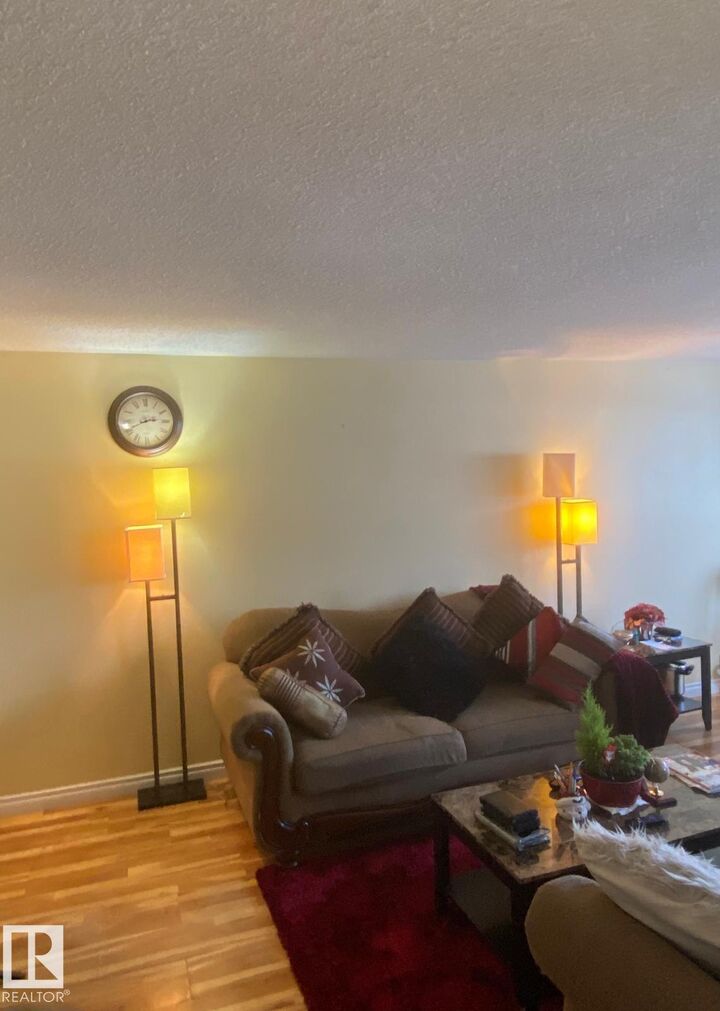 Photo de la propriété:  8930 149 Street NW 207  AB T5R 1B8 