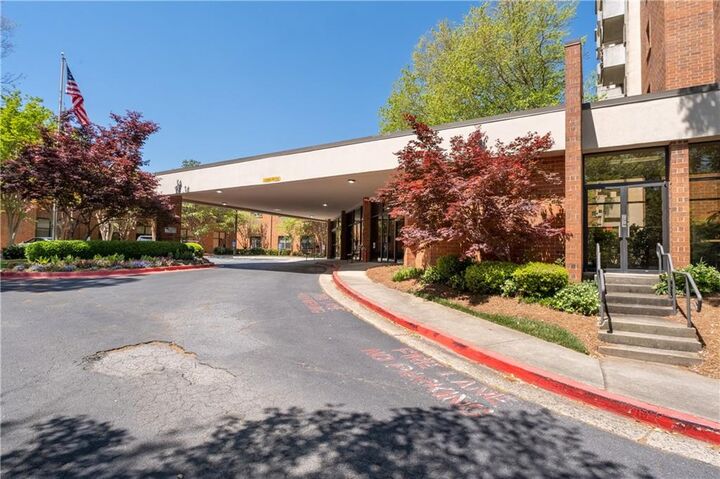 Property Photo:  300 Johnson Ferry Road B915  GA 30328 