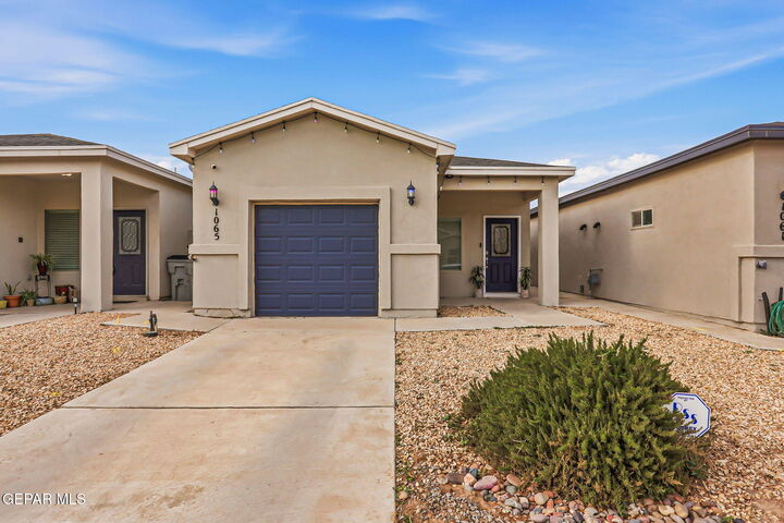 Property Photo:  1065 Hoppas Street  TX 79932 