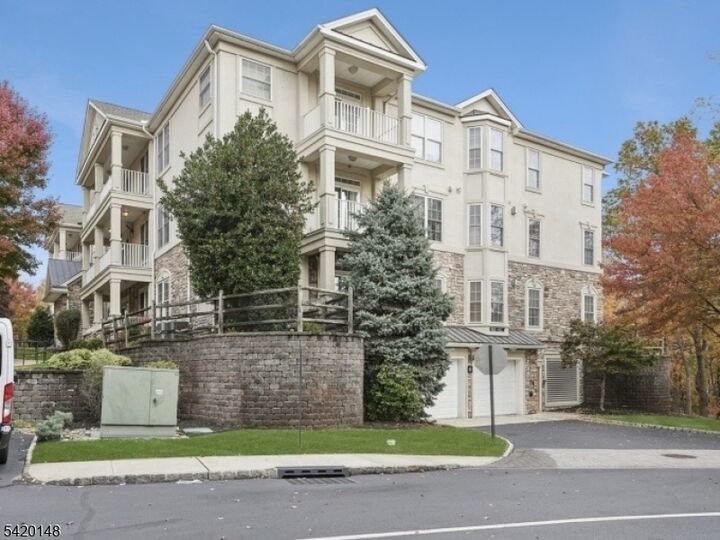 Property Photo:  1010 Holly Ln 10  NJ 07009 