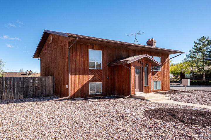 Property Photo:  386 W Frontier Cir  UT 84721 