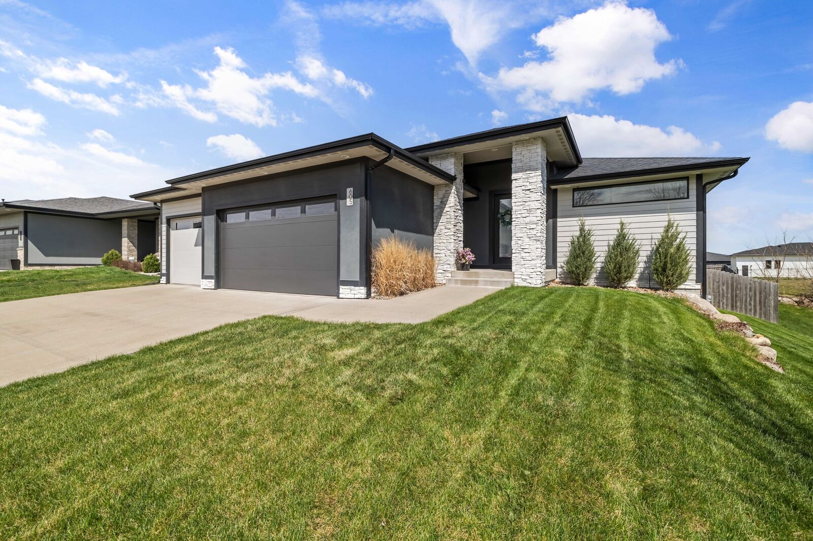 Property Photo:  605 Daybreak Drive  IA 50263 