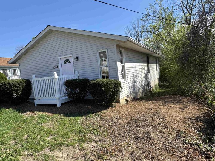 Property Photo:  1523 W 8th Street  IN 47404 