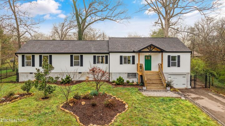 Property Photo:  3201 NE Kenilworth Lane  TN 37917 