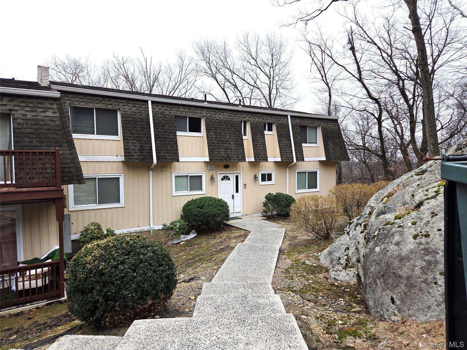 Property Photo:  18 Pavilion Ridge Way 16  NY 10901 