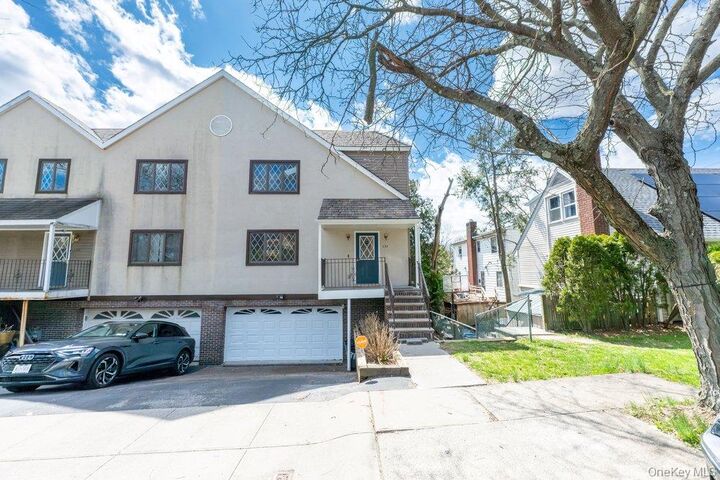 Property Photo:  131 Pelhamdale Avenue  NY 10553 
