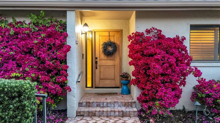 Property Photo:  2341 Harbour Oaks Drive  FL 34228 