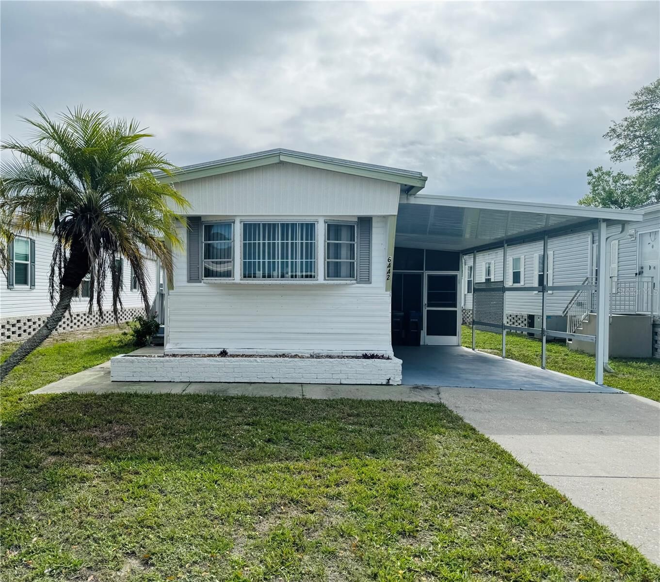 Property Photo:  6442 Hikina Drive  FL 34287 