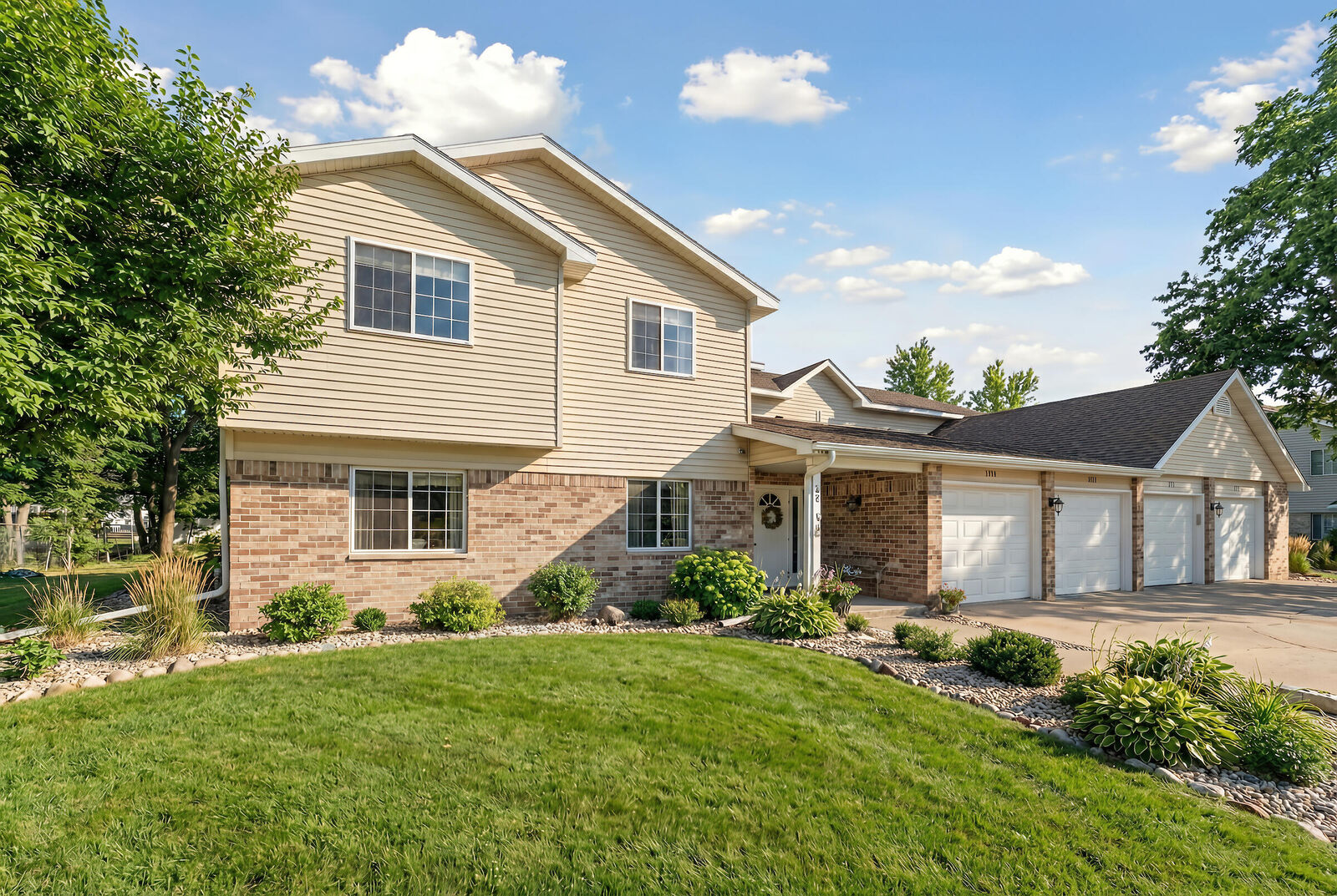 Property Photo:  129 S Curtis St  WI 53147 