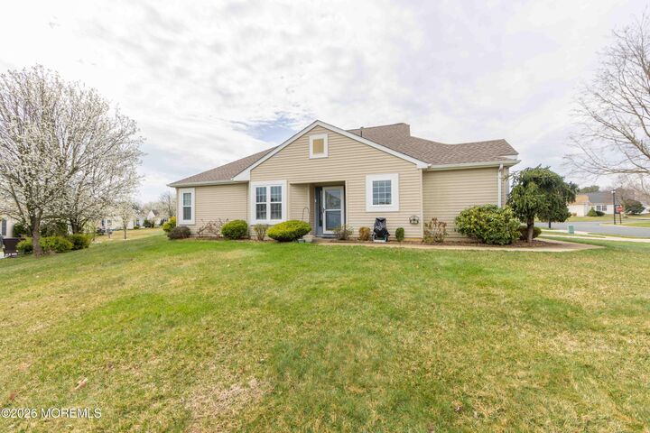 Property Photo:  3 Abercorn Court  NJ 08527 