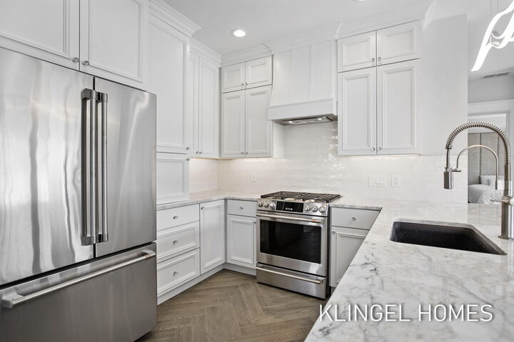 Property Photo:  930 W Savidge Street  MI 49456 