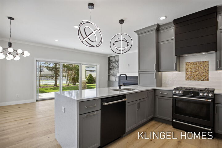 Property Photo:  930 W Savidge Street  MI 49456 