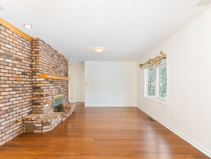 Property Photo:  510 S President Street  IL 60187 