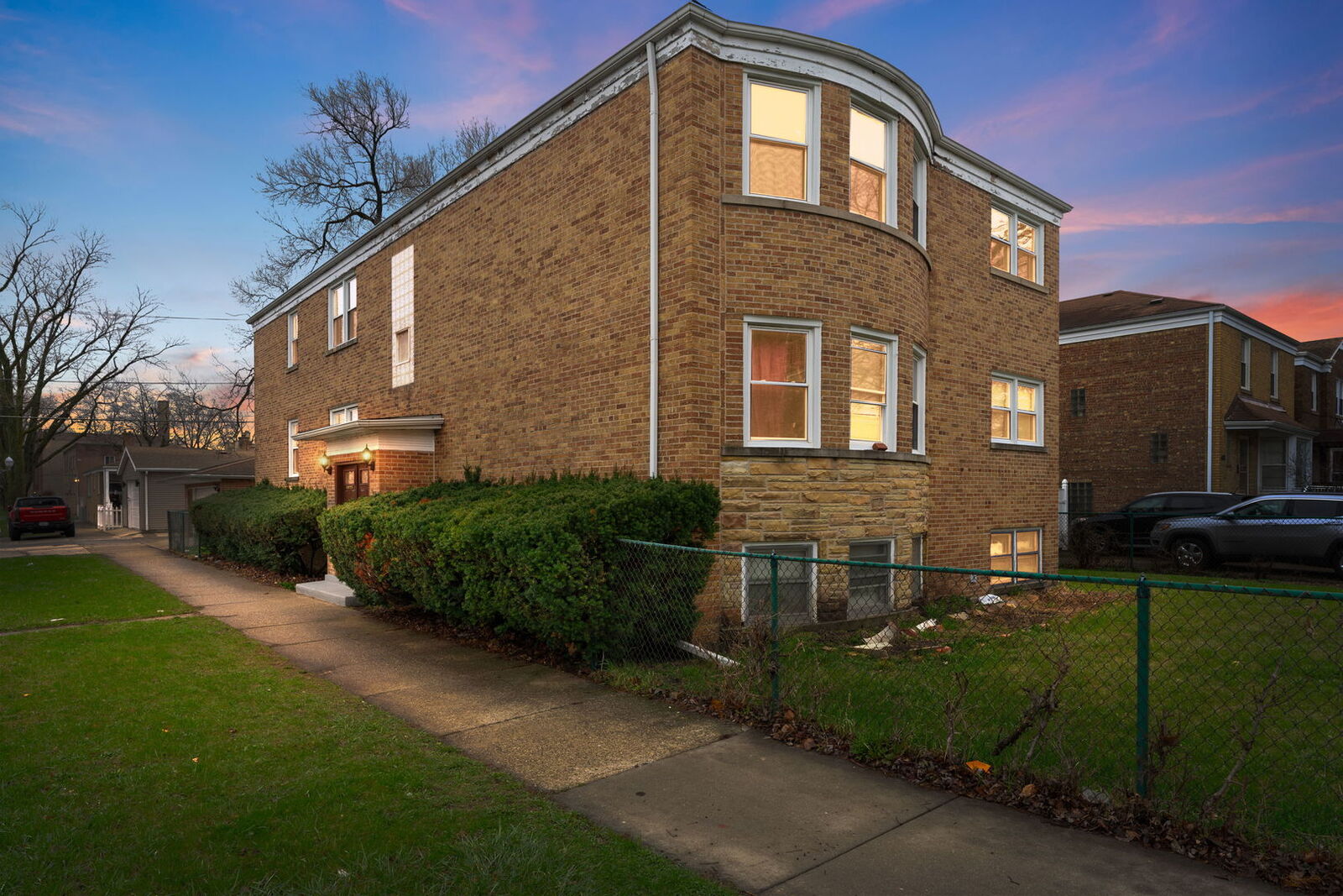 Property Photo:  3025 W Rosemont Avenue  IL 60659 
