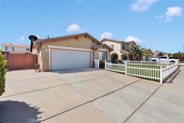 Property Photo:  13397 Earlegate  CA 92392 