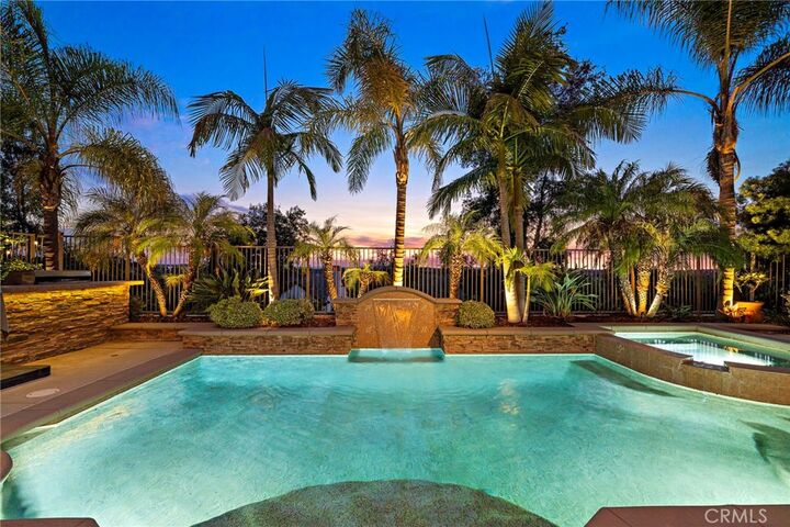 Property Photo:  8 Ranunculus Street  CA 92694 