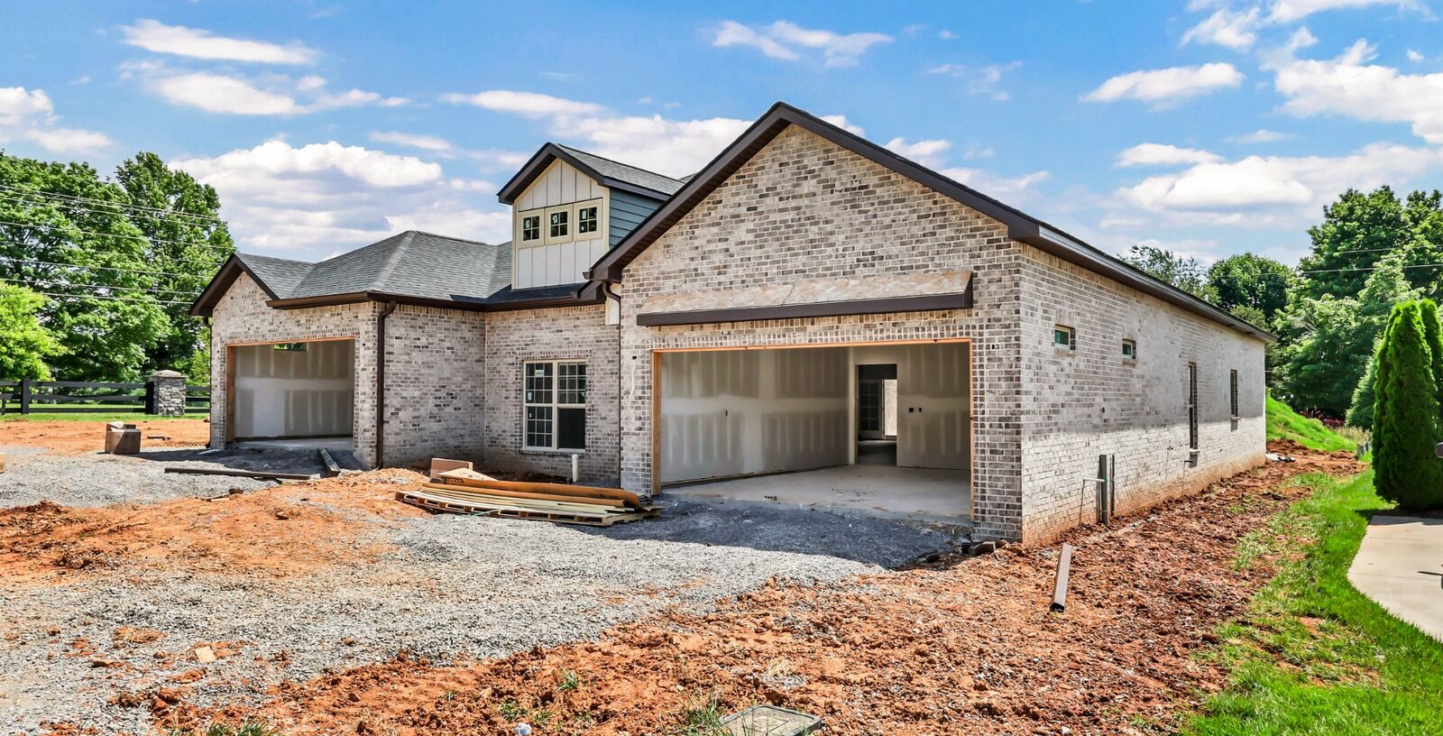 Property Photo: 1101 Veridian Dr TN 37043