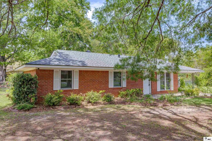 Property Photo: 203 Holly Ridge Drive LA 71203