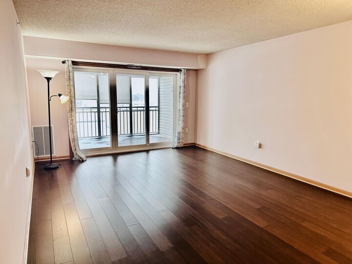 Property Photo:  2231 Penn Place 322  MN 55109 