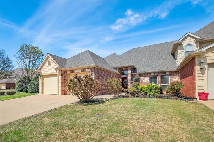 Property Photo: 6617 W Valley View Road AR 72758