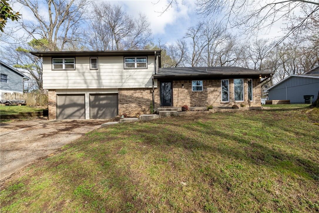 Property Photo:  1716 Rayview Drive  AR 72703 