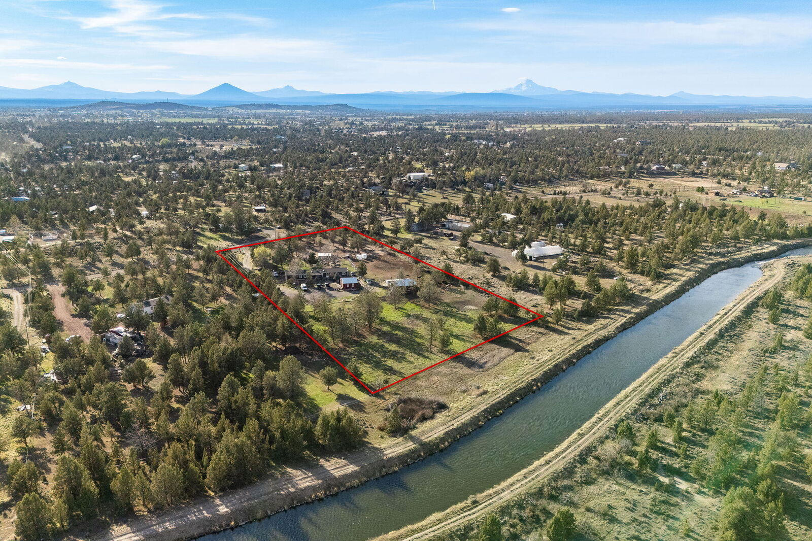 Property Photo: 3828 NE 45th Street OR 97756