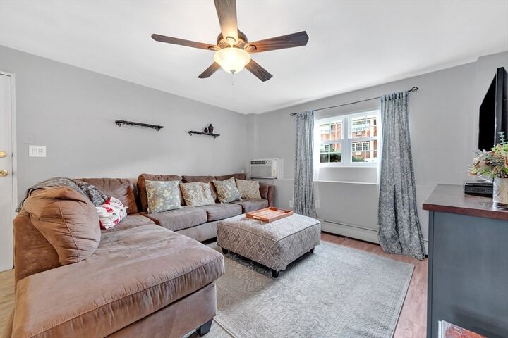 Property Photo:  29 Arlington Rd 1-1  MA 01801 