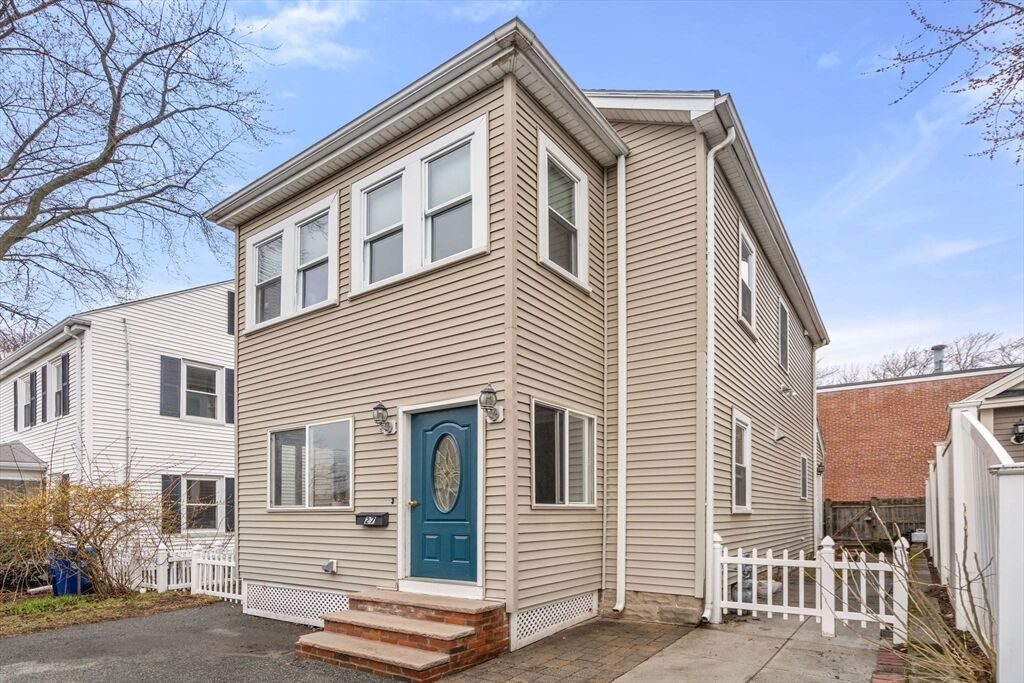 Property Photo:  27 Linwood 27  MA 02474 