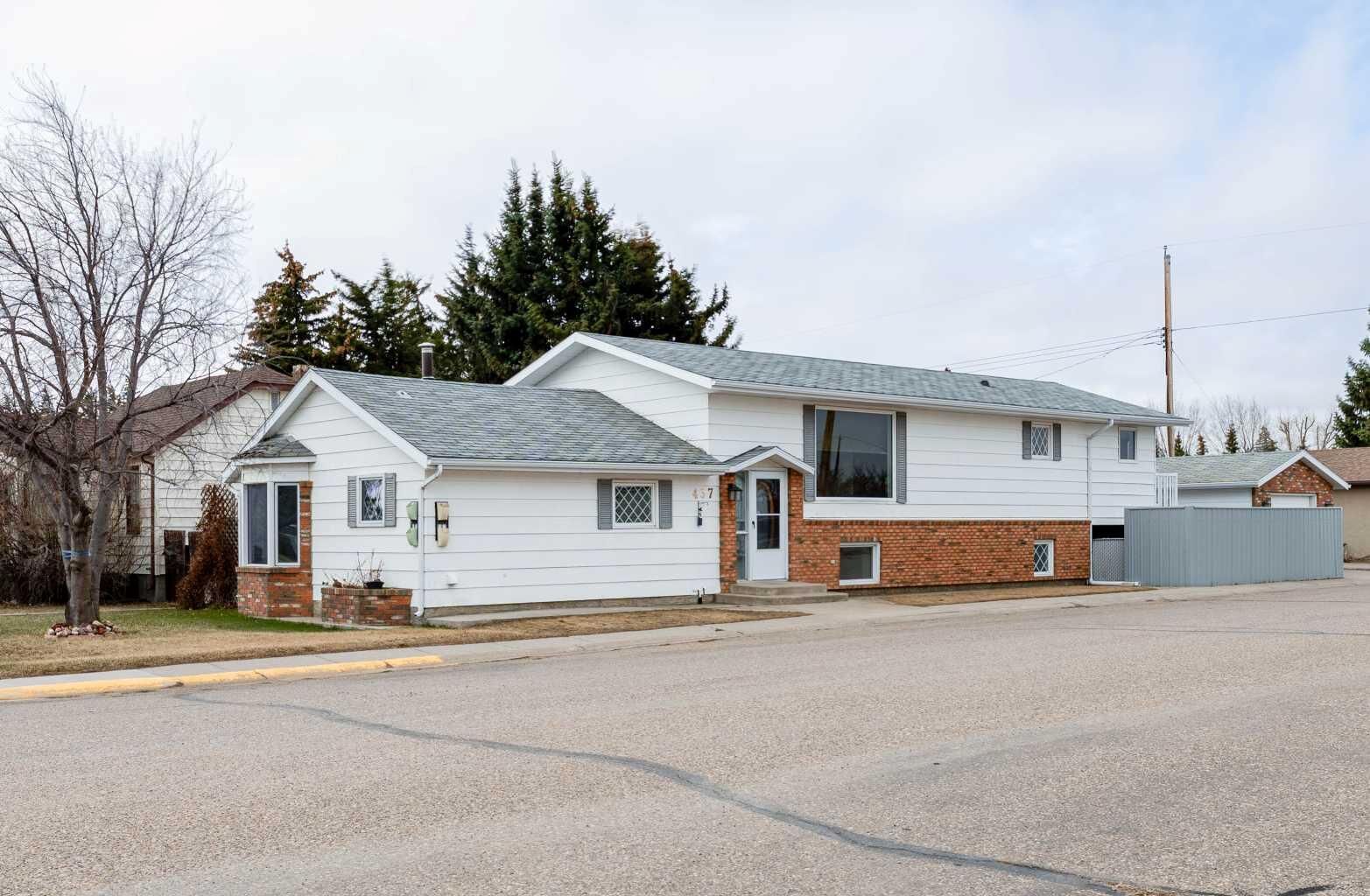 Property Photo: 437 Main Street AB T0K 1M0