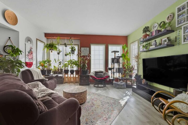 Photo de la propriété:  28 Parkside Crescent  AB T4M 0E9 