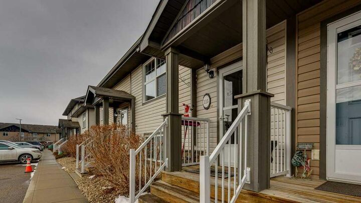 Property Photo:  115 Redwood Boulevard  AB T4S 0J5 