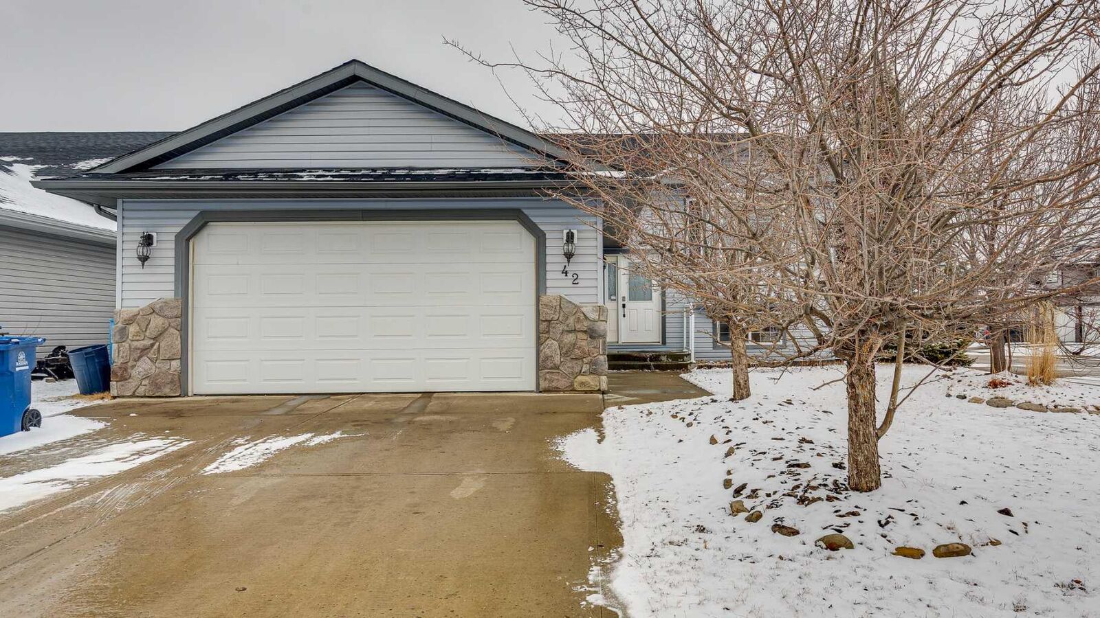 Property Photo:  42 Eastpointe  AB T4M 0G6 