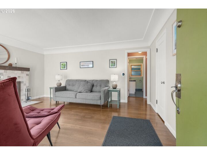 Property Photo:  3286 NE Holman St  OR 97211 