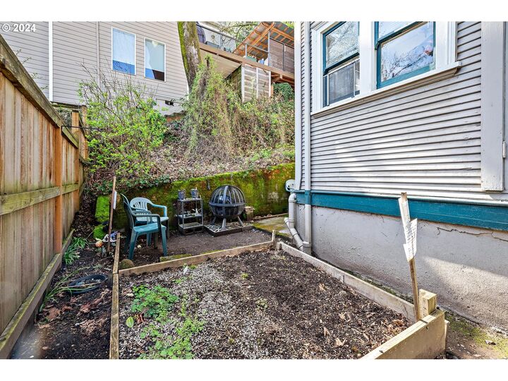 Property Photo: 1314 SW Hall St OR 97201