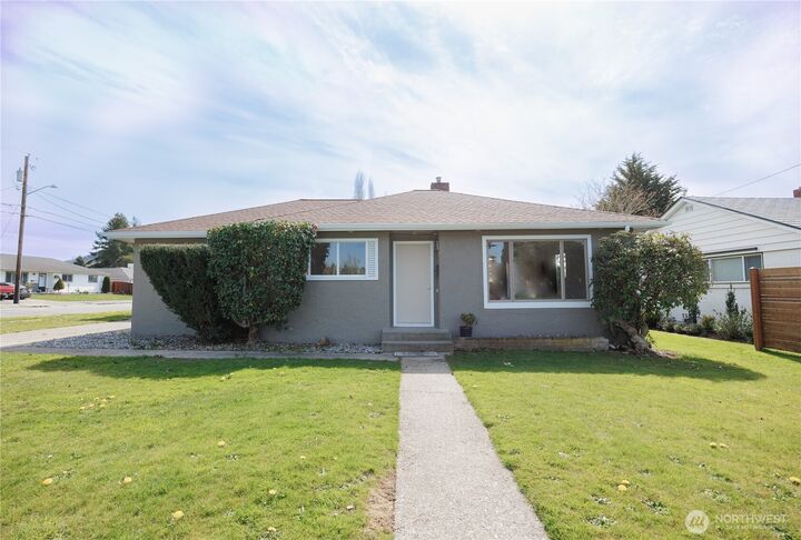 Property Photo:  1534 E Section Street  WA 98274 