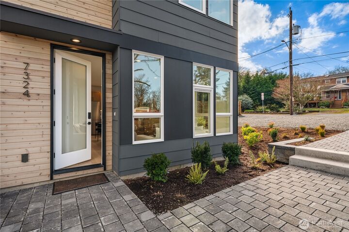 Property Photo: 7324 7th Place SW B WA 98106