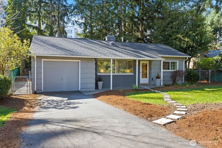 Property Photo:  17219  Midvale Avenue N  WA 98133 