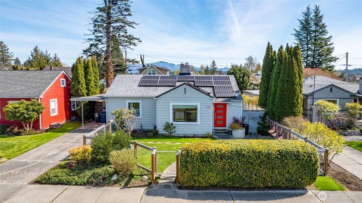 Property Photo: 1320 S 12th Street WA 98273